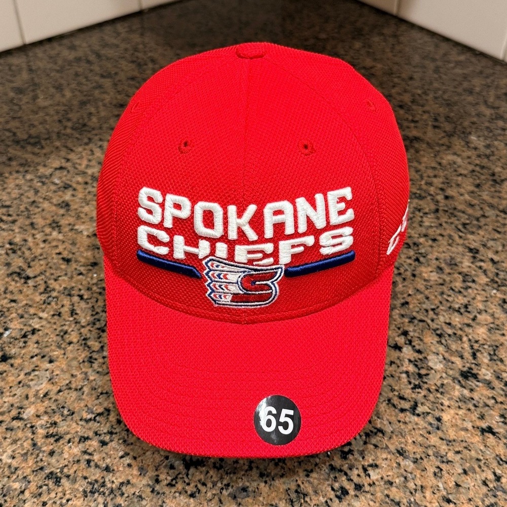 Spokane Chiefs CCM‎ Fitted Hat Cap S/M Red Blue WHL Hockey Men's Sports